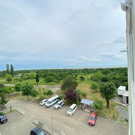 Апарт Отель Pʼotʼi Kültér fotó